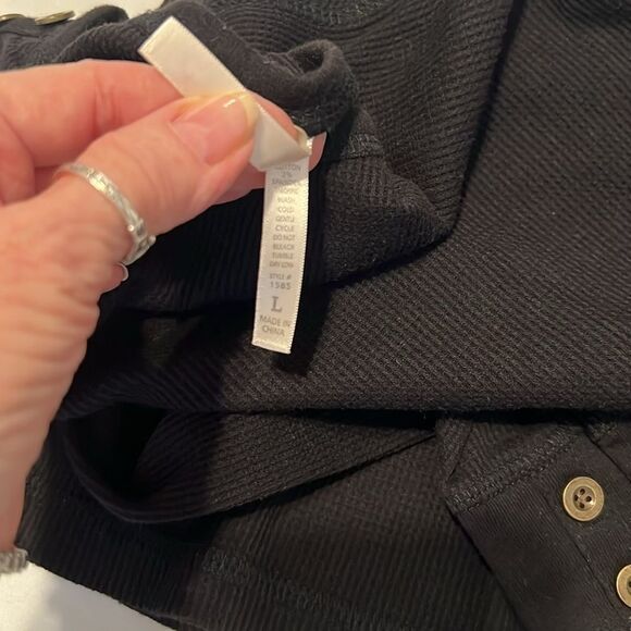 Colorstory black size L ribbed long sleeve button detail tshirt EUC runs small - Picture 8 of 12